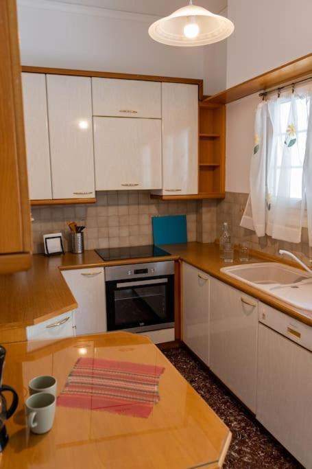 Saffron Apartment In Central Aten Exteriör bild